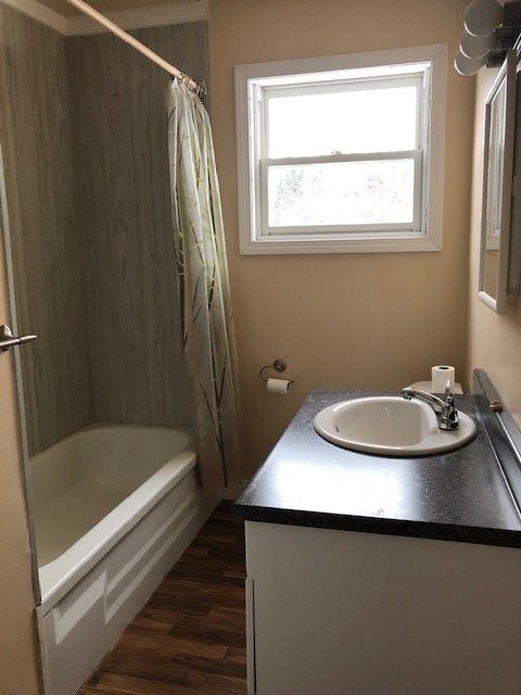 3-Barton-Ct-Bathroom-e1579201588346